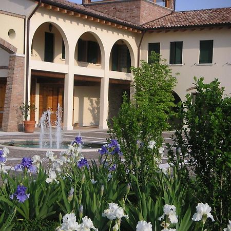 Agriturismo Due Torri 몬테벨루나 외부 사진