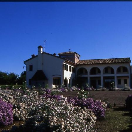Agriturismo Due Torri 몬테벨루나 외부 사진