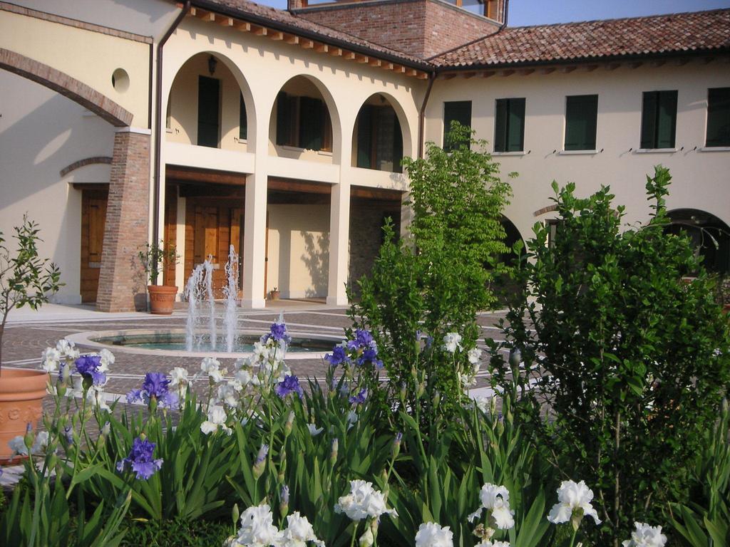 Agriturismo Due Torri 몬테벨루나 외부 사진