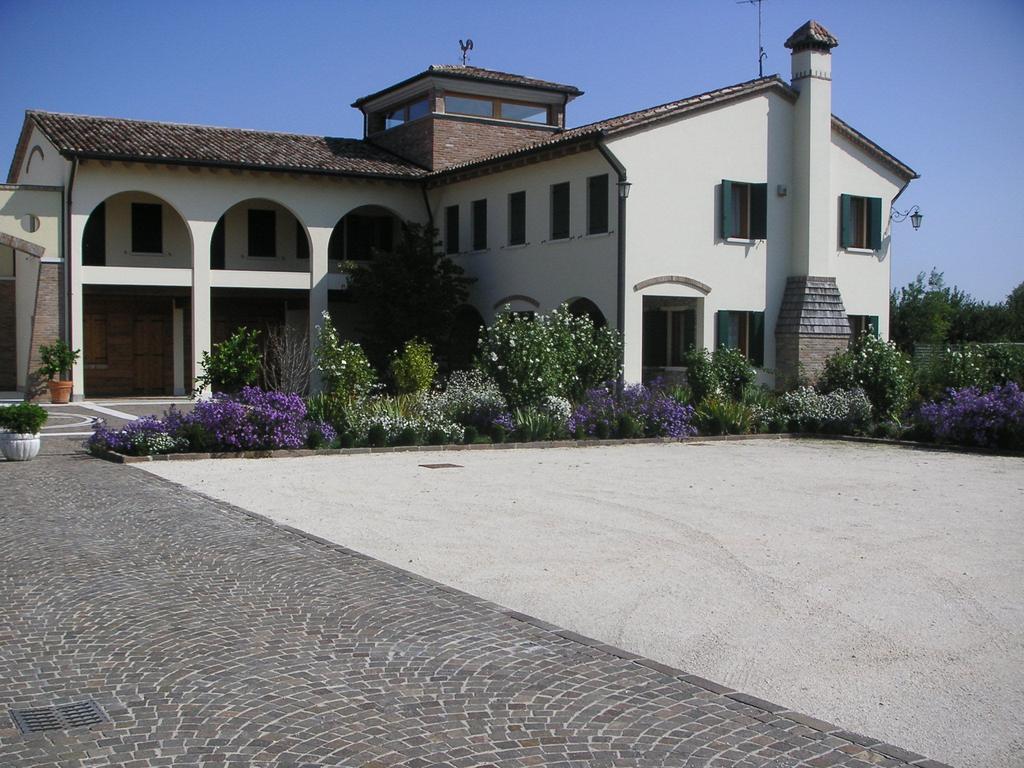 Agriturismo Due Torri 몬테벨루나 외부 사진