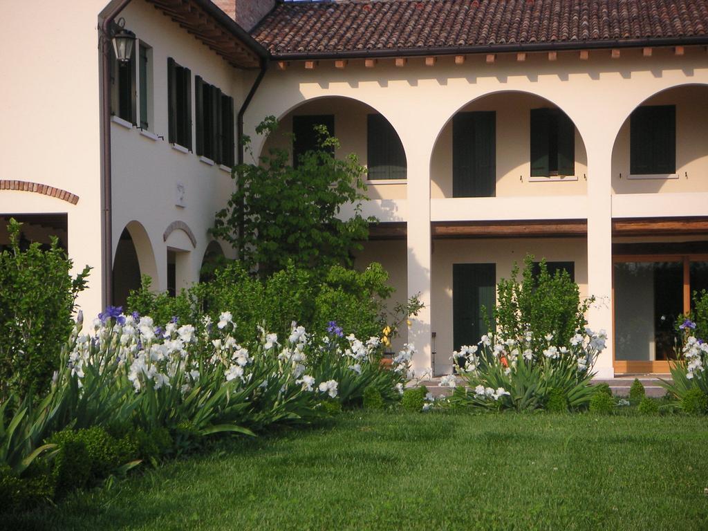 Agriturismo Due Torri 몬테벨루나 외부 사진
