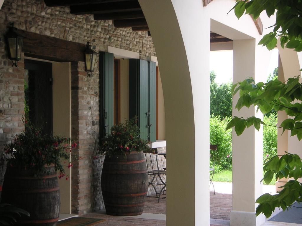 Agriturismo Due Torri 몬테벨루나 객실 사진