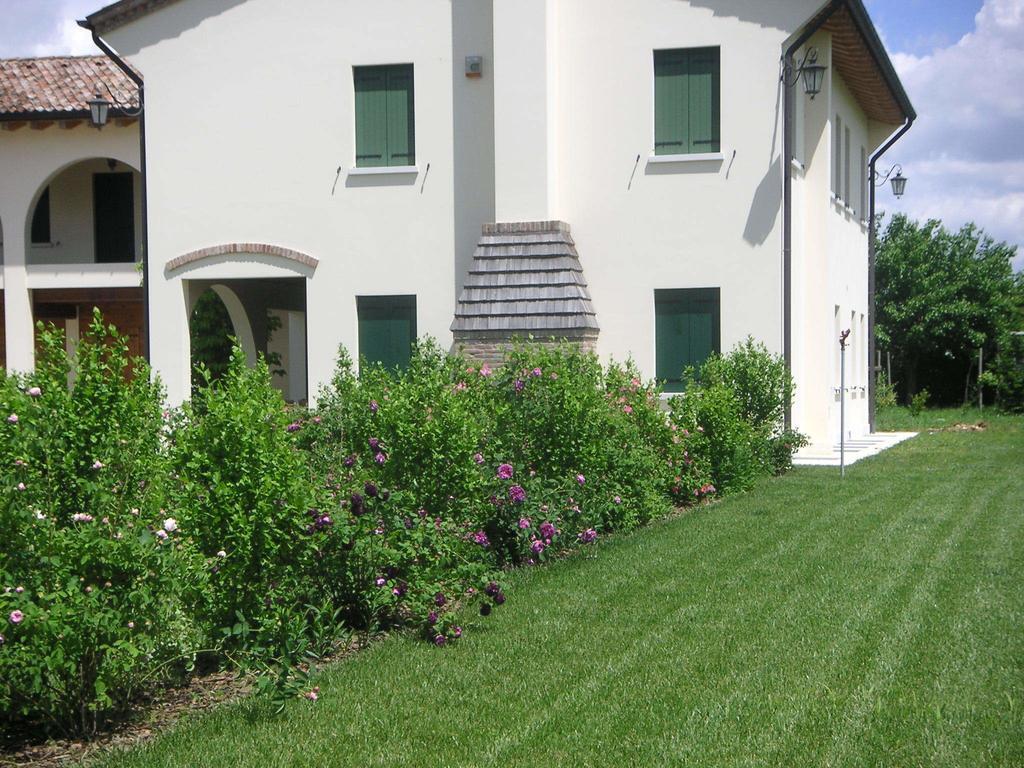 Agriturismo Due Torri 몬테벨루나 외부 사진