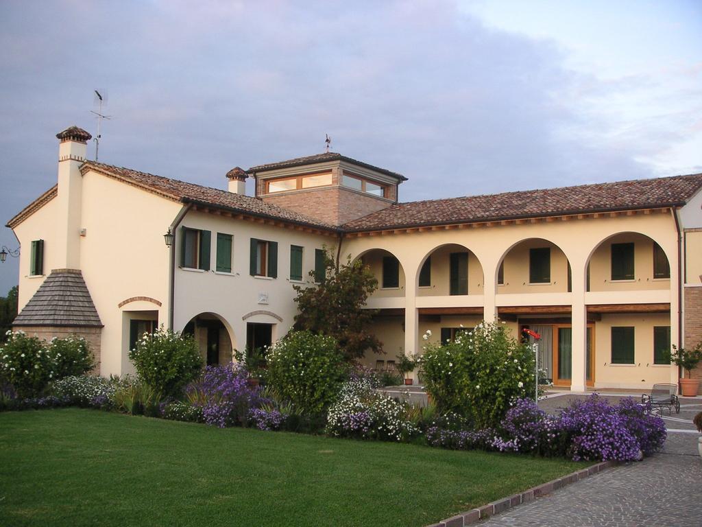Agriturismo Due Torri 몬테벨루나 외부 사진